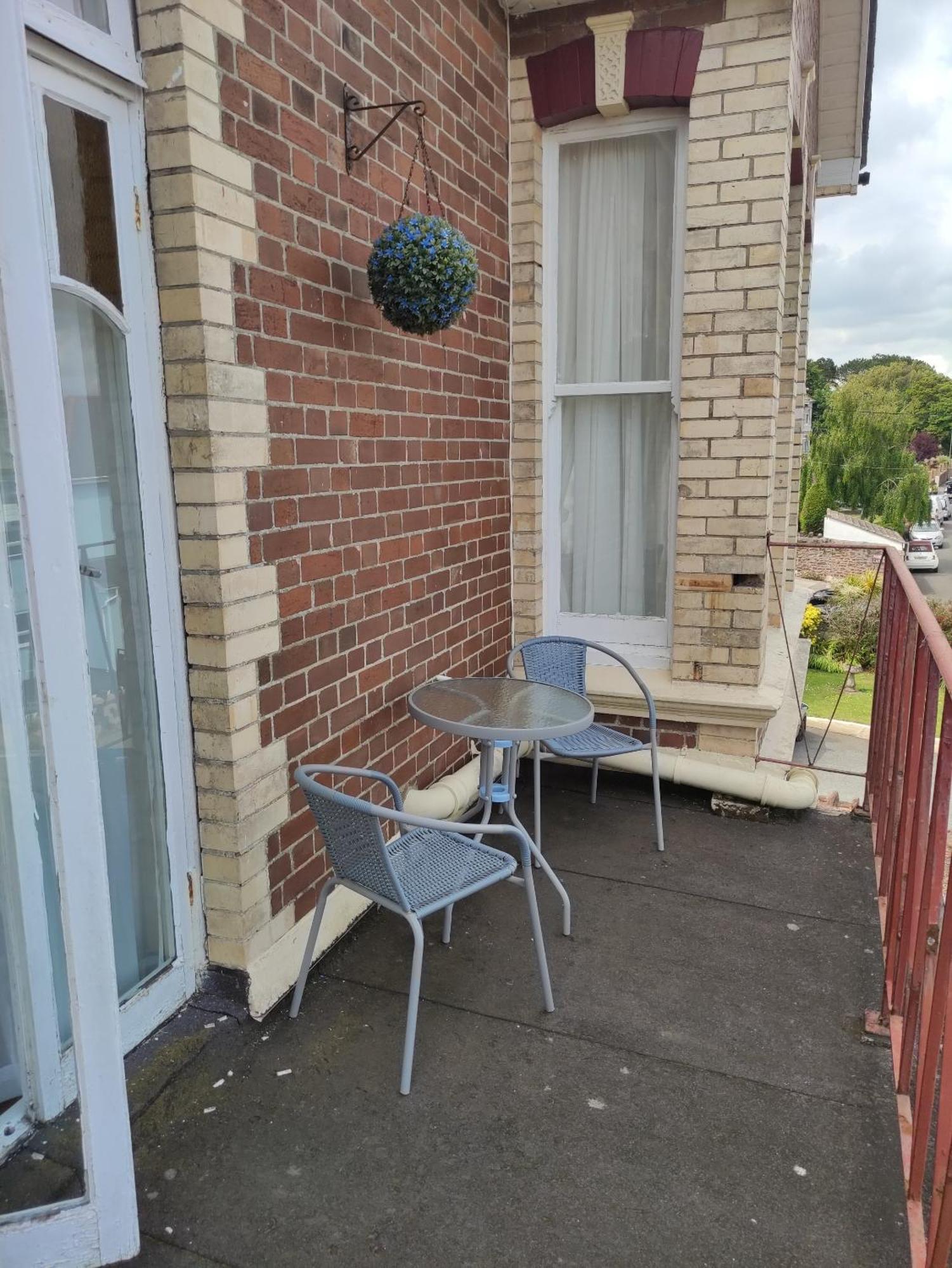 Cleve Court Hotel Paignton Room photo