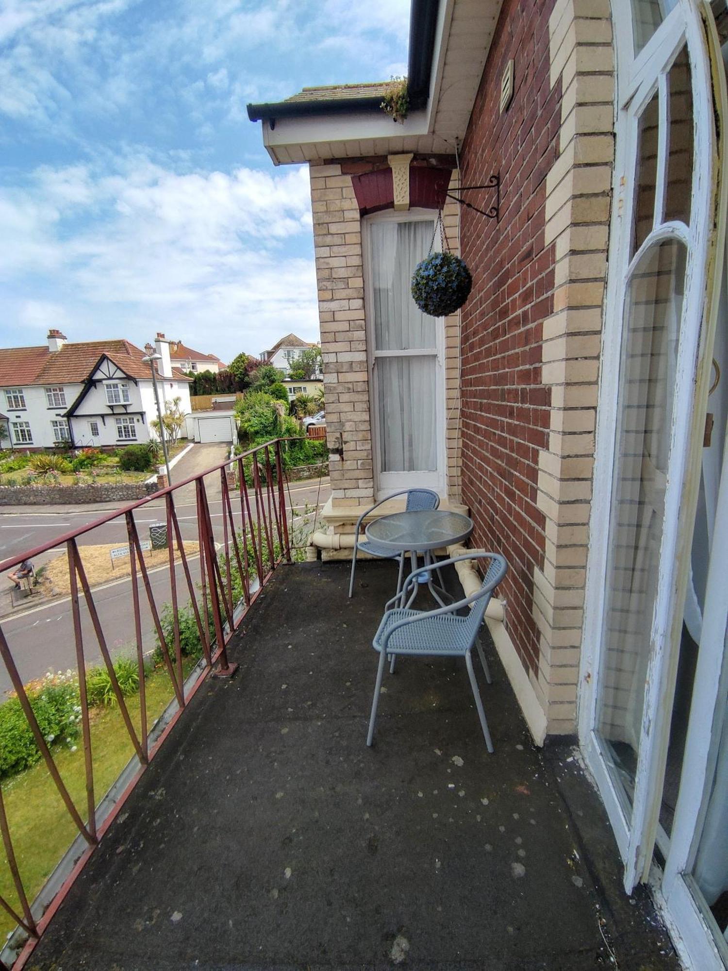 Cleve Court Hotel Paignton Room photo